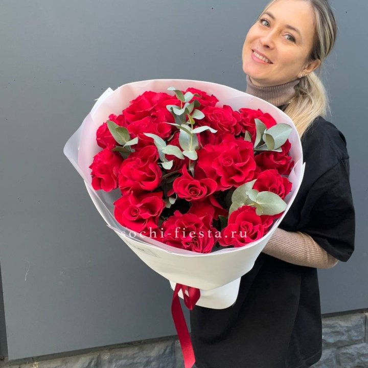17 Красных французских роз в Самаре
