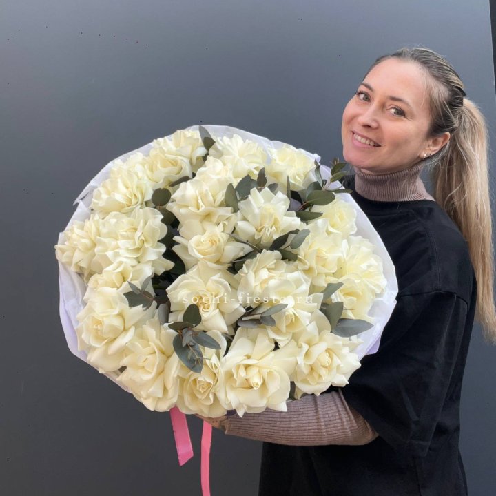 25 Белых французских роз Вайт найс в Самаре