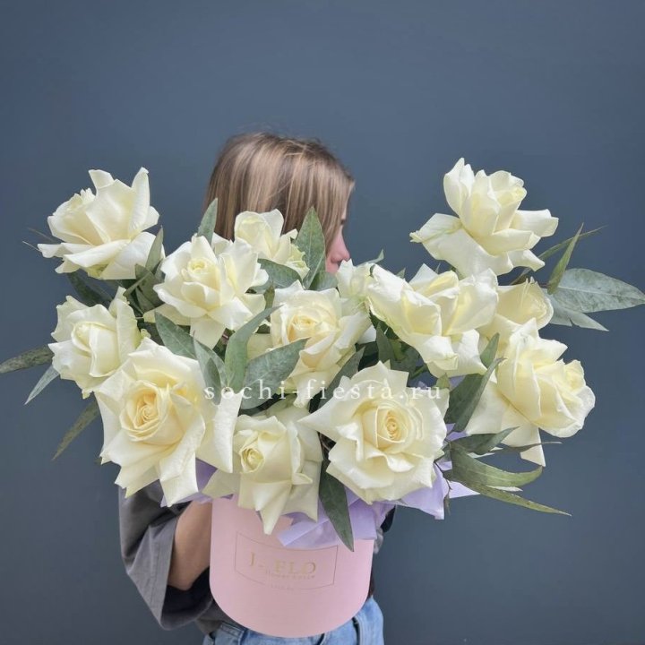 15 Французских роз в боксе в Самаре