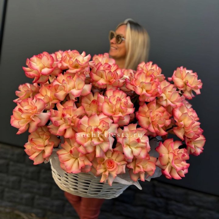 45 французских роз Джумилия в корзине в Самаре