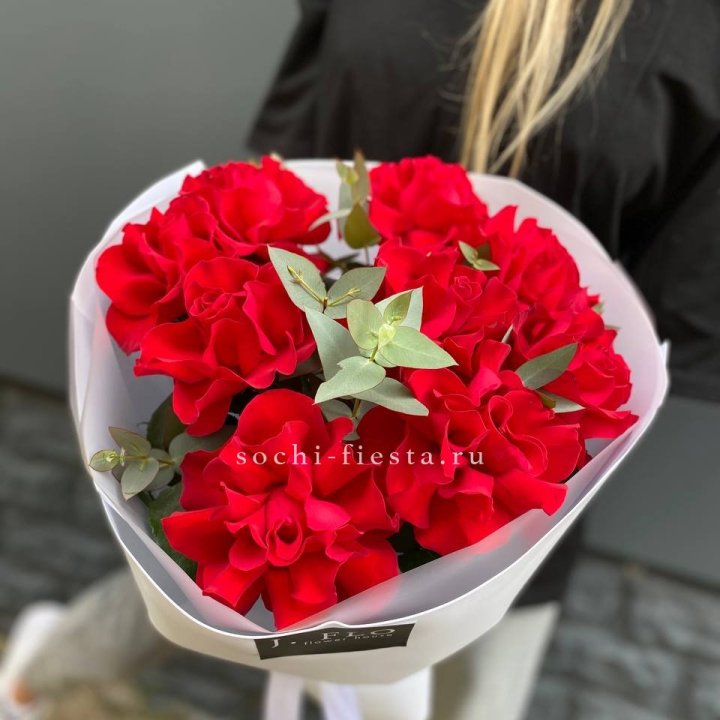 9 Красных французских роз в Самаре