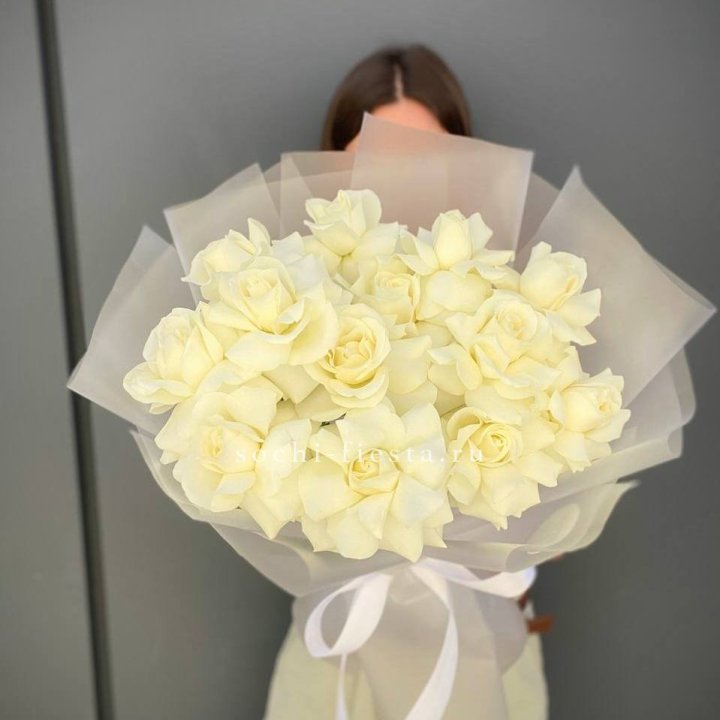 13 белых роз в Самаре