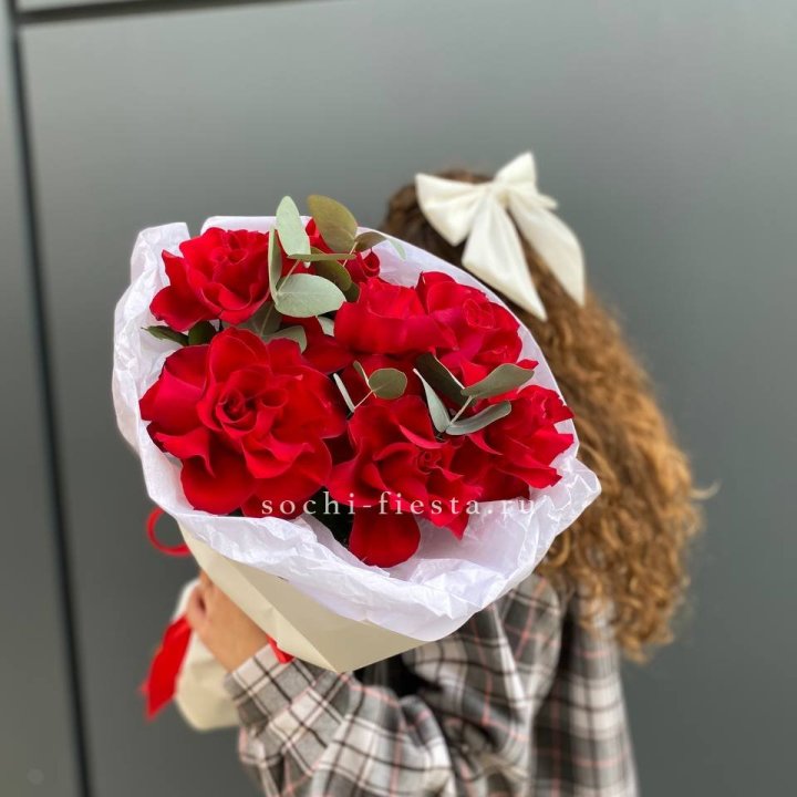 7 красных французских роз в Самаре