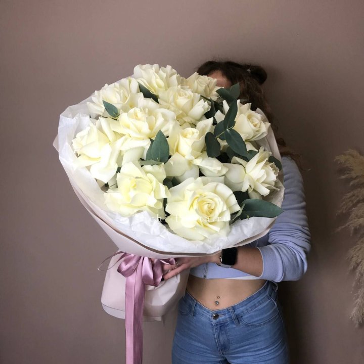 11 Белых французских роз "Вайт найс" в Самаре