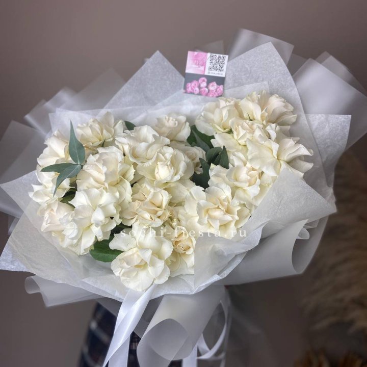 21 французских роз с эвкалиптом в Самаре