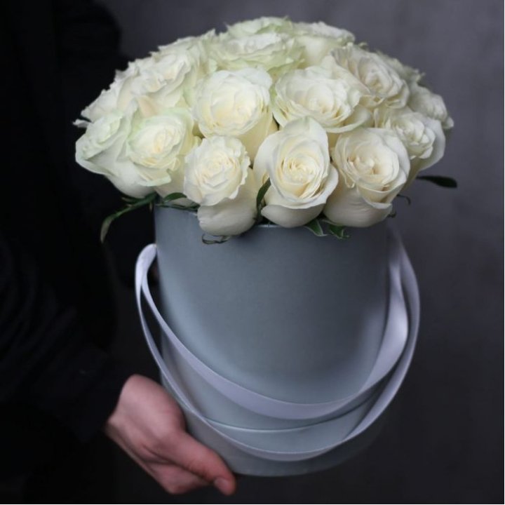 15 белых роз в цилиндре в Самаре