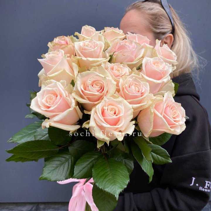 15  кремовых высоких роз в Самаре