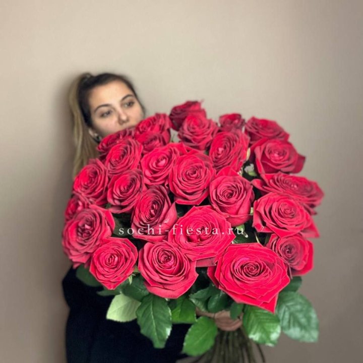 25 высоких роз в Самаре