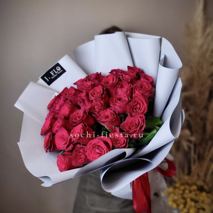 Красные розы 33 шт в Самаре