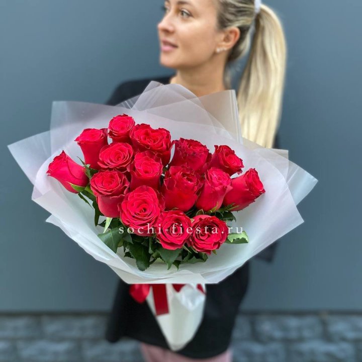 Букет из 15 красных роз  в Самаре