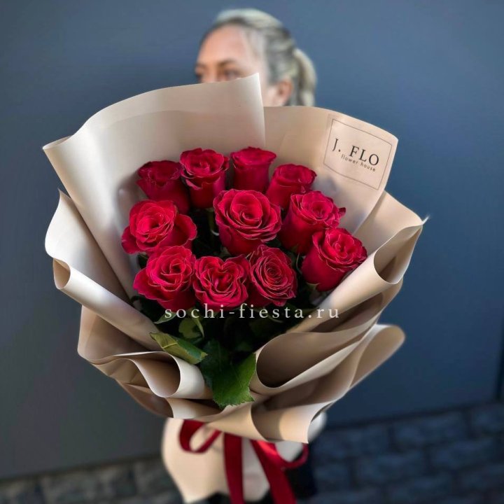 Букет красных роз "Наоми" в Самаре