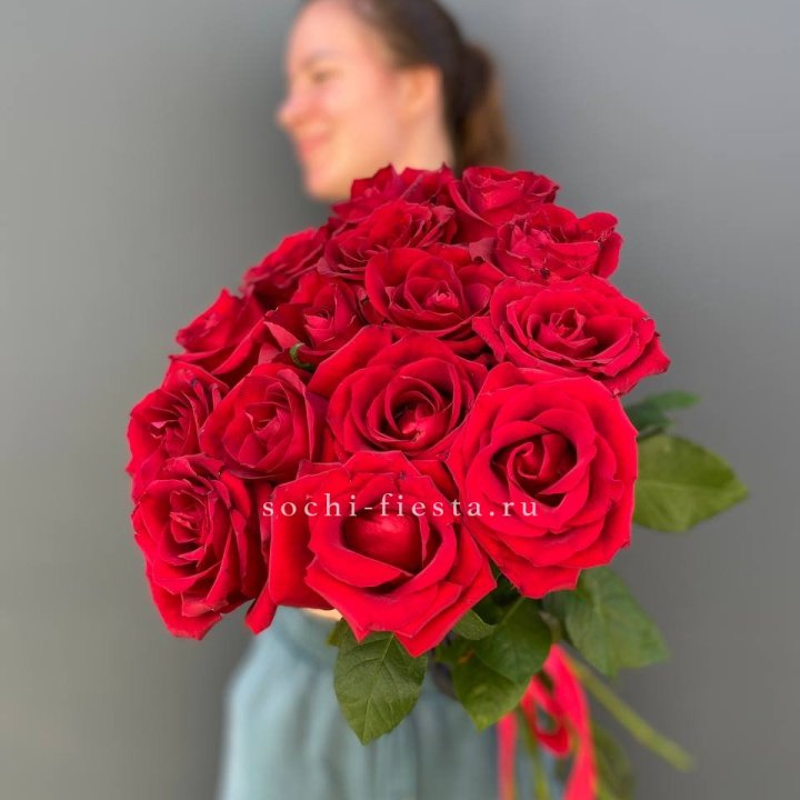 15 красных роз под ленту в Самаре