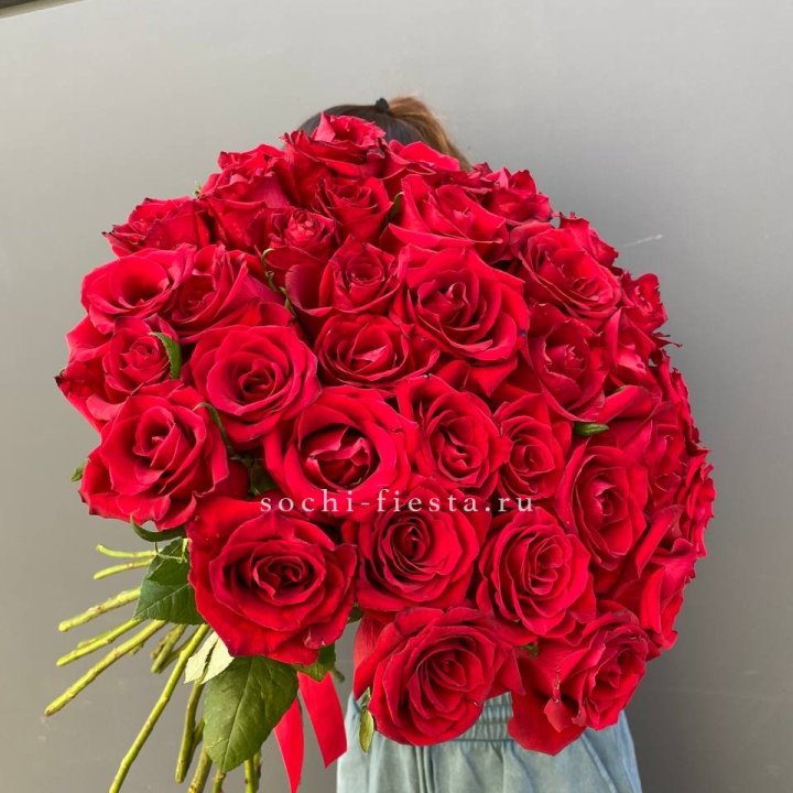 35 красных роз под ленту в Самаре