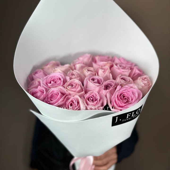 25 розовых роз в Самаре