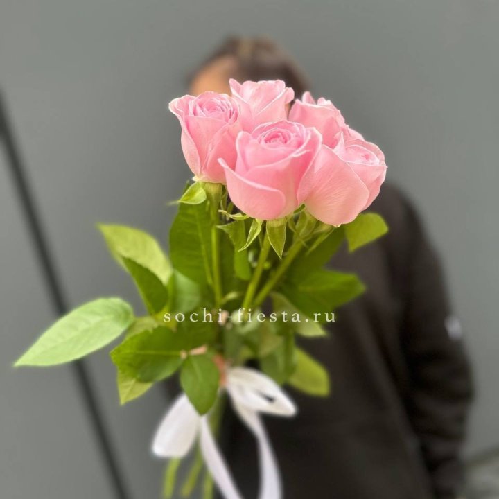 Букет 5 розовых роз  в Самаре