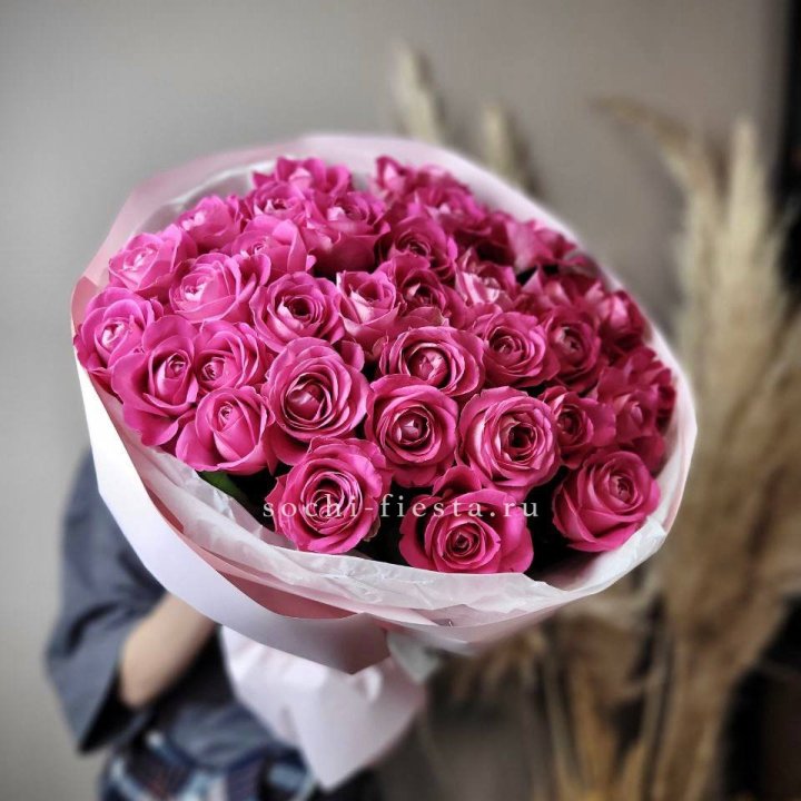 35 розовых роз  в Самаре