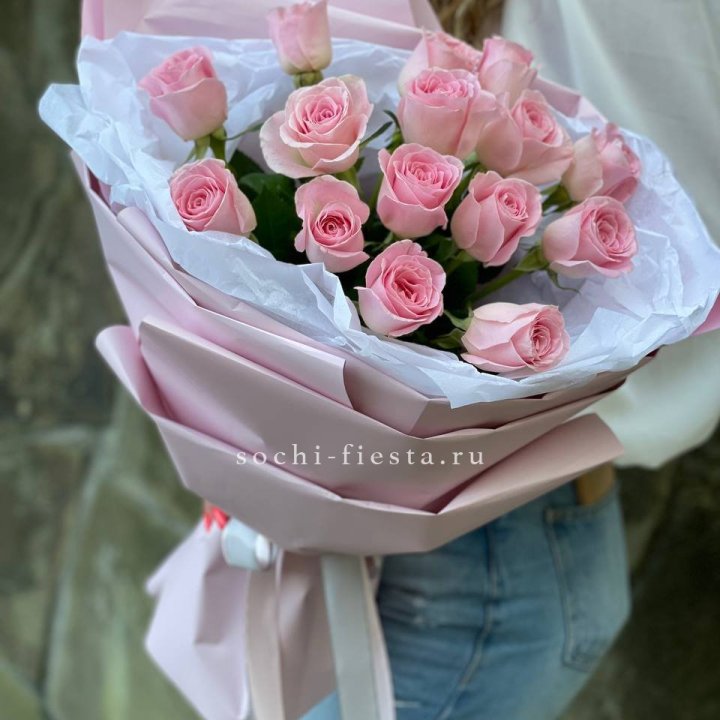 Розовые розы в авторском оформлении в Самаре