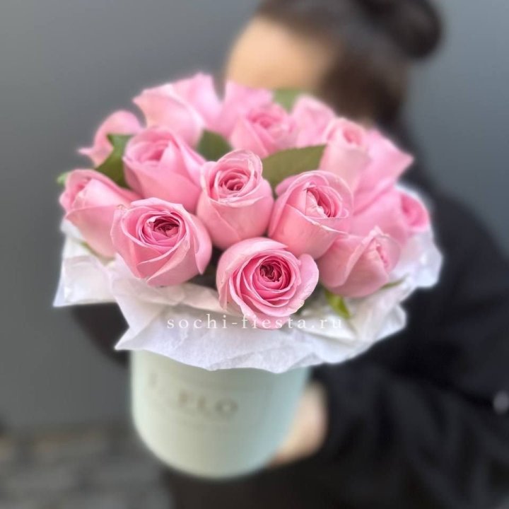 17 розовых роз в цилиндре в Самаре