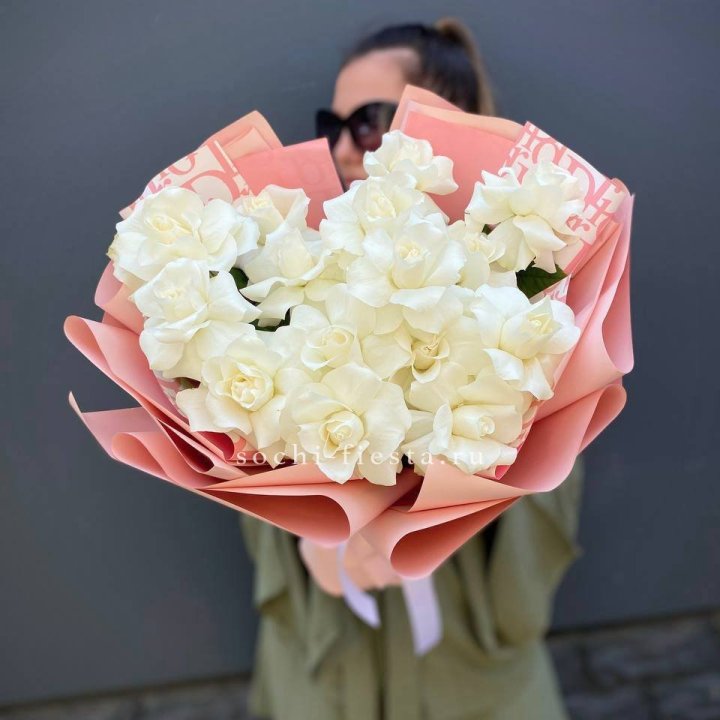 Белые розы "Аморе" в Самаре