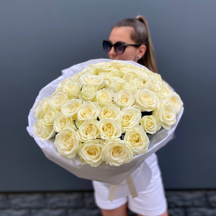 51 белая роза  в Самаре