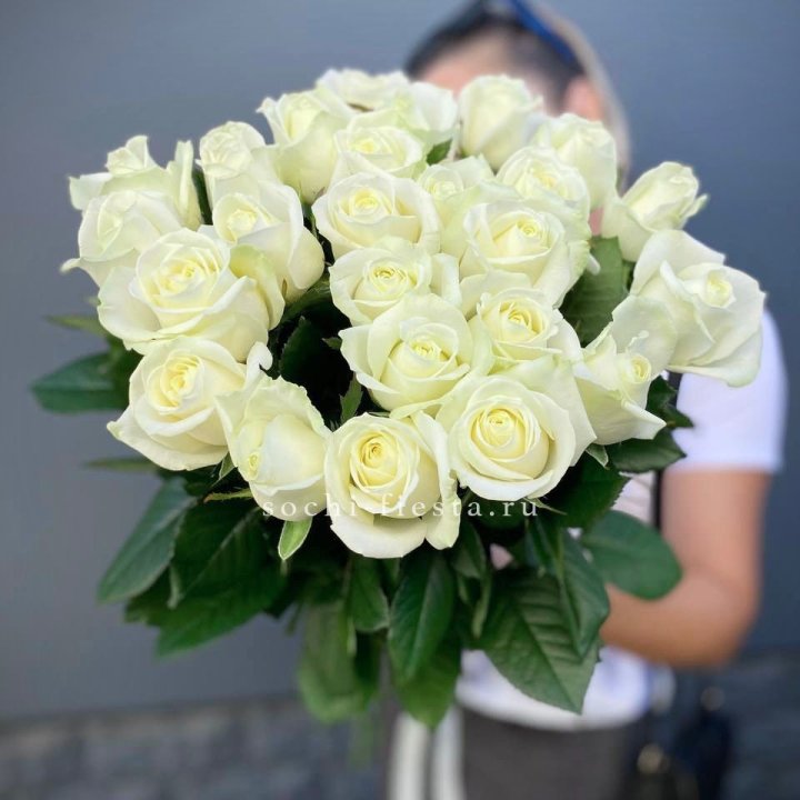 Голландские розы белые 25 в Самаре