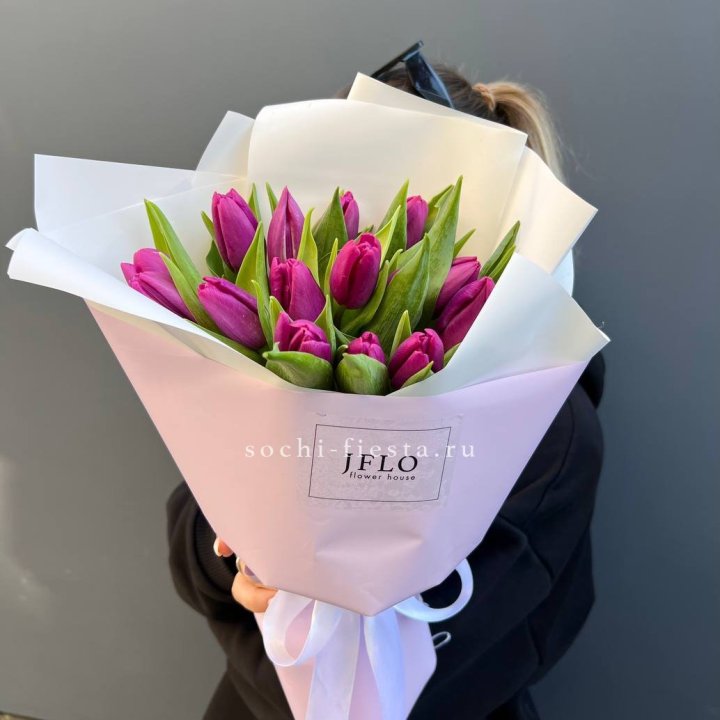 15 пурпурных тюльпанов в Самаре