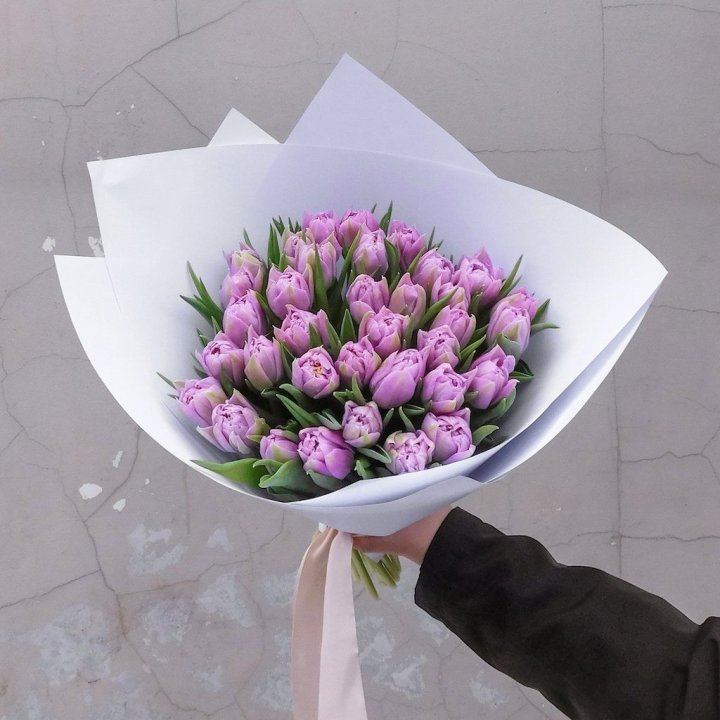 35 сиреневых тюльпанов в Самаре